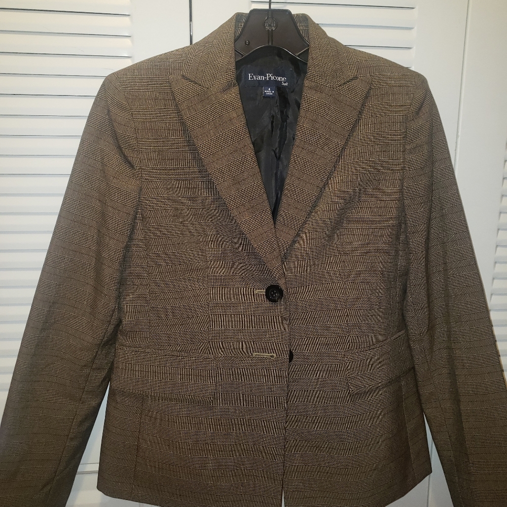 Evan Picone Blazer! Perfect for the Fall. Size 4